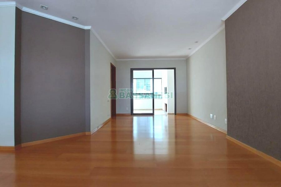 Apartamento com 342m², 3 dormitórios, 3 vagas, no bairro Centro em Caxias do Sul para Alugar