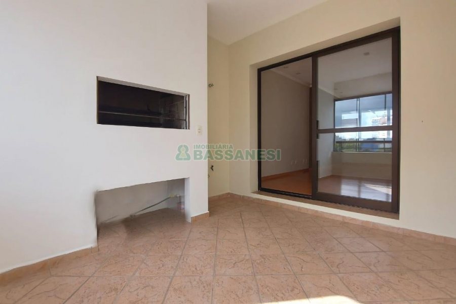 Apartamento com 342m², 3 dormitórios, 3 vagas, no bairro Centro em Caxias do Sul para Alugar