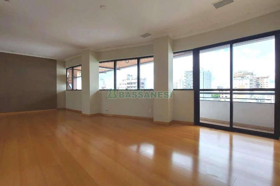 Apartamento com 342m², 3 dormitórios, 3 vagas, no bairro Centro em Caxias do Sul para Alugar