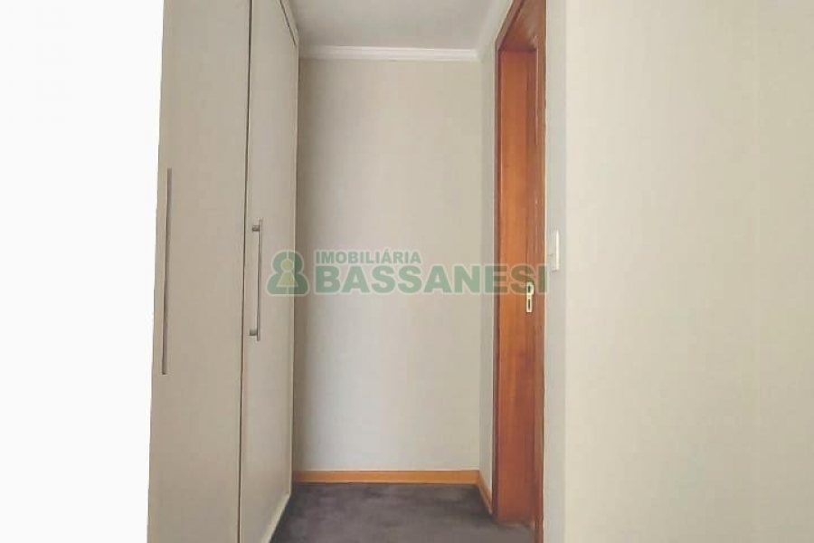 Apartamento com 342m², 3 dormitórios, 3 vagas, no bairro Centro em Caxias do Sul para Alugar