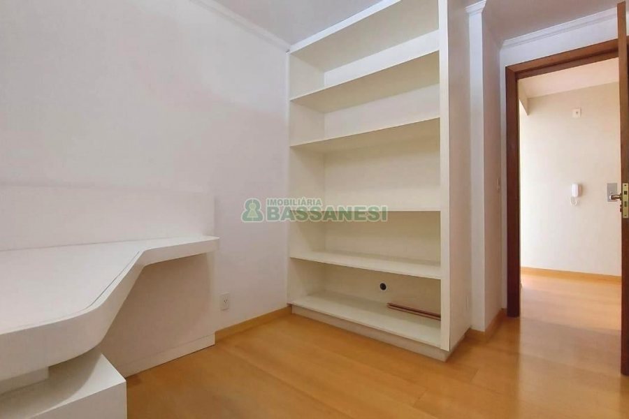 Apartamento com 342m², 3 dormitórios, 3 vagas, no bairro Centro em Caxias do Sul para Alugar