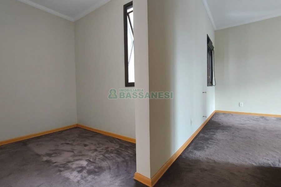 Apartamento com 342m², 3 dormitórios, 3 vagas, no bairro Centro em Caxias do Sul para Alugar