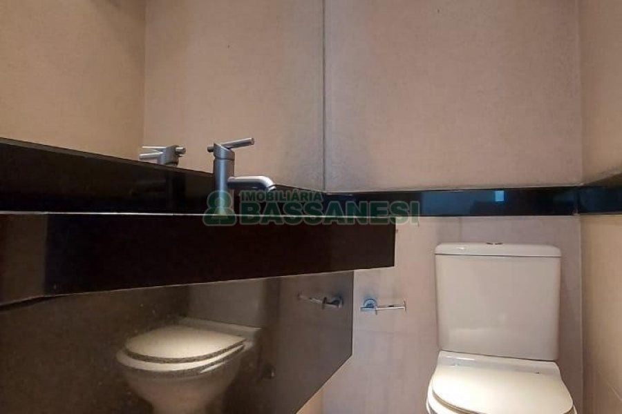 Apartamento com 342m², 3 dormitórios, 3 vagas, no bairro Centro em Caxias do Sul para Alugar