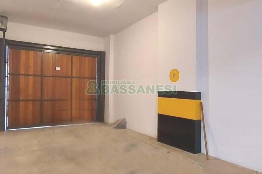 Apartamento com 342m², 3 dormitórios, 3 vagas, no bairro Centro em Caxias do Sul para Alugar