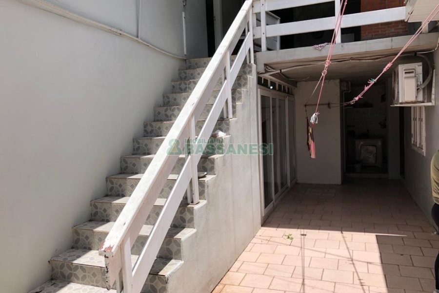 Casa com 200m², 6 dormitórios, 2 vagas, no bairro Bela Vista em Caxias do Sul para Comprar