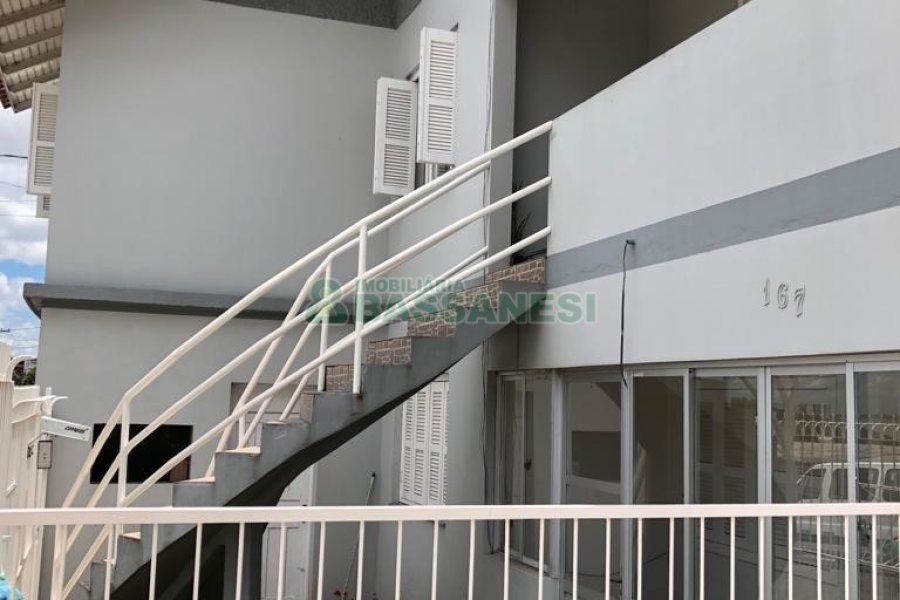 Casa com 200m², 6 dormitórios, 2 vagas, no bairro Bela Vista em Caxias do Sul para Comprar