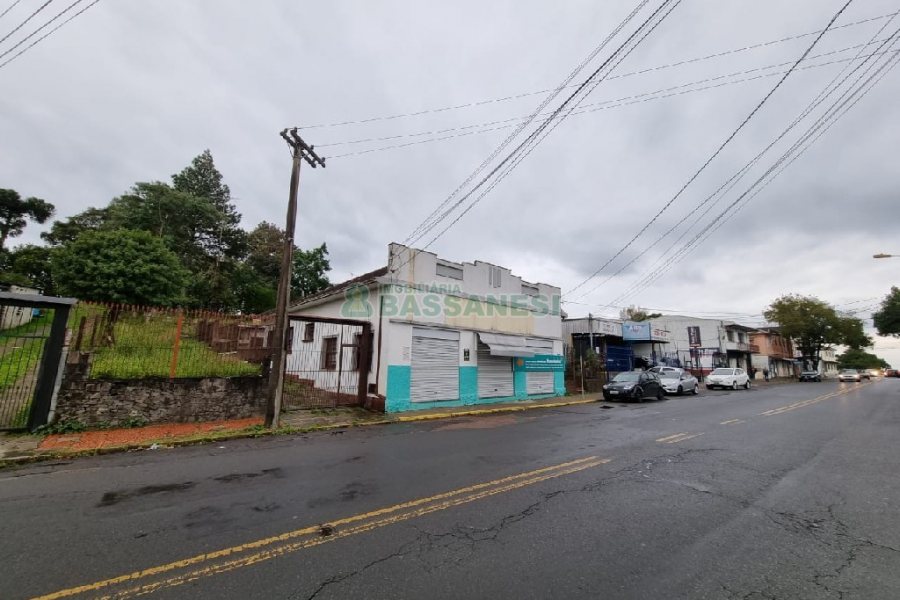 Loja com 200m², no bairro Sagrada Família em Caxias do Sul para Comprar