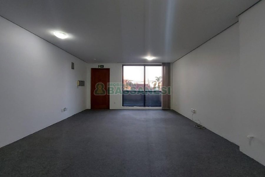 Sala com 75m², no bairro Lourdes em Caxias do Sul para Alugar