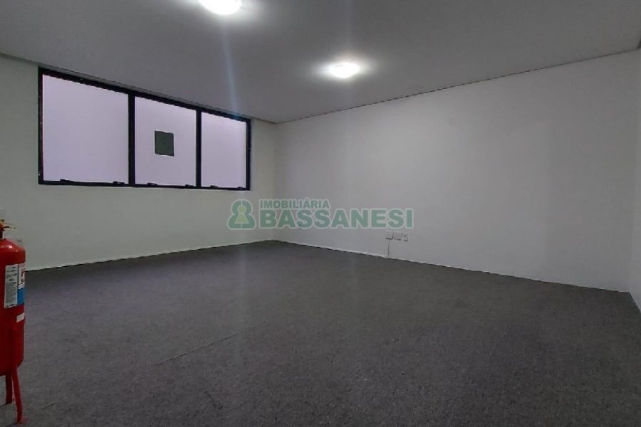 Sala com 75m², no bairro Lourdes em Caxias do Sul para Alugar