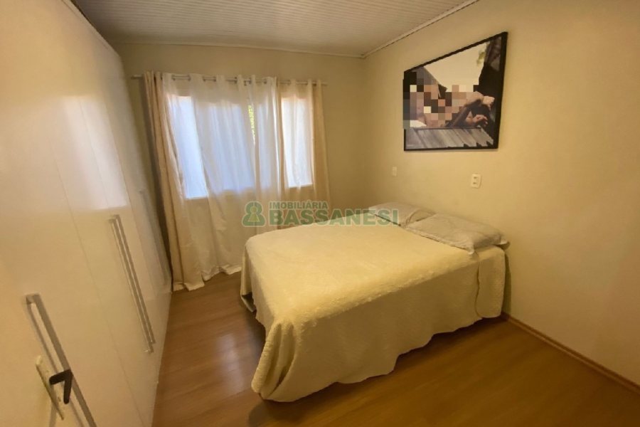 Casa com 203m², 3 dormitórios, 1 vaga, no bairro Charqueadas em Caxias do Sul para Comprar