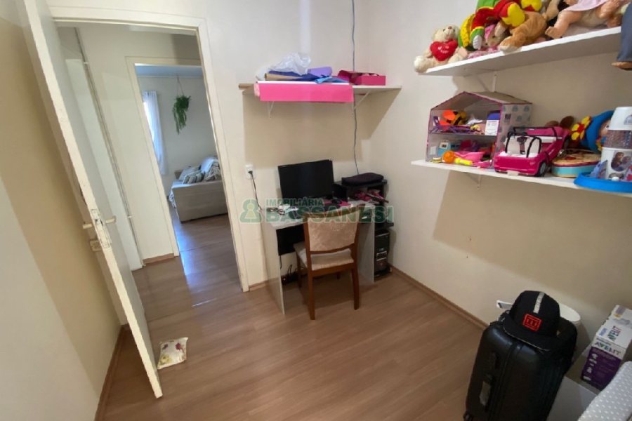 Casa com 203m², 3 dormitórios, 1 vaga, no bairro Charqueadas em Caxias do Sul para Comprar