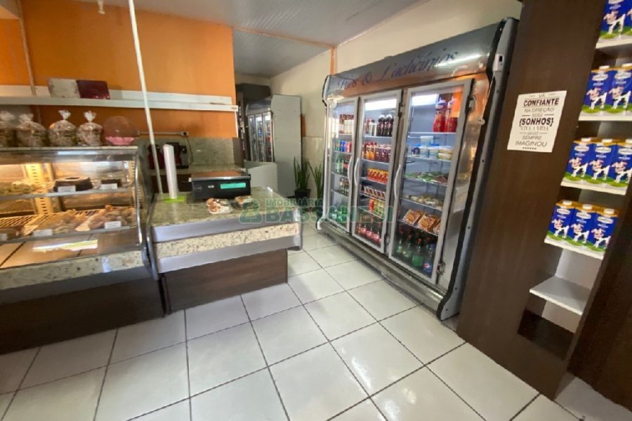 Casa com 203m², 3 dormitórios, 1 vaga, no bairro Charqueadas em Caxias do Sul para Comprar