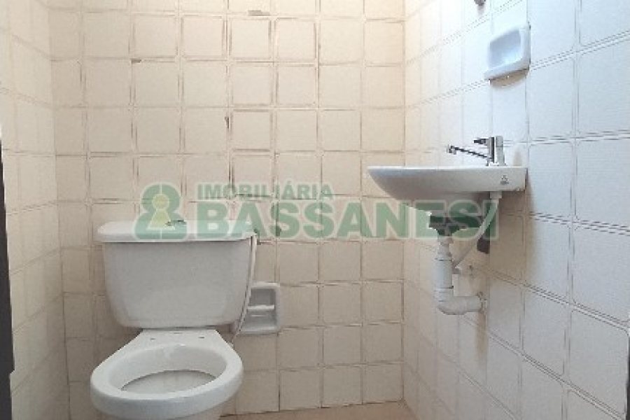 Sala com 52m², no bairro Centro em Caxias do Sul para Alugar