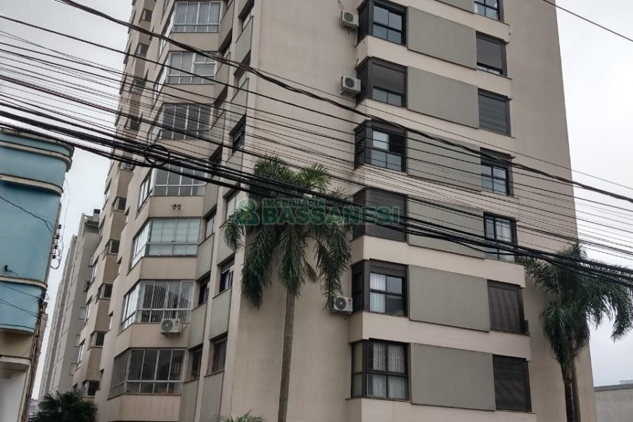 Apartamento com 128m², 3 dormitórios, 1 vaga, no bairro Centro em Caxias do Sul para Comprar