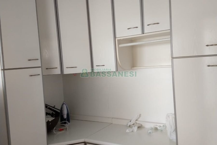 Apartamento com 128m², 3 dormitórios, 1 vaga, no bairro Centro em Caxias do Sul para Comprar