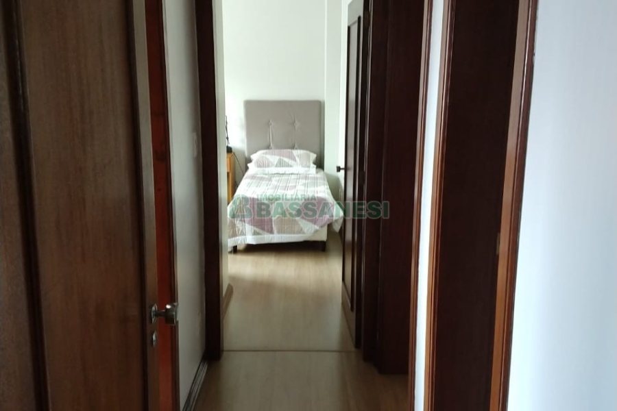 Apartamento com 128m², 3 dormitórios, 1 vaga, no bairro Centro em Caxias do Sul para Comprar