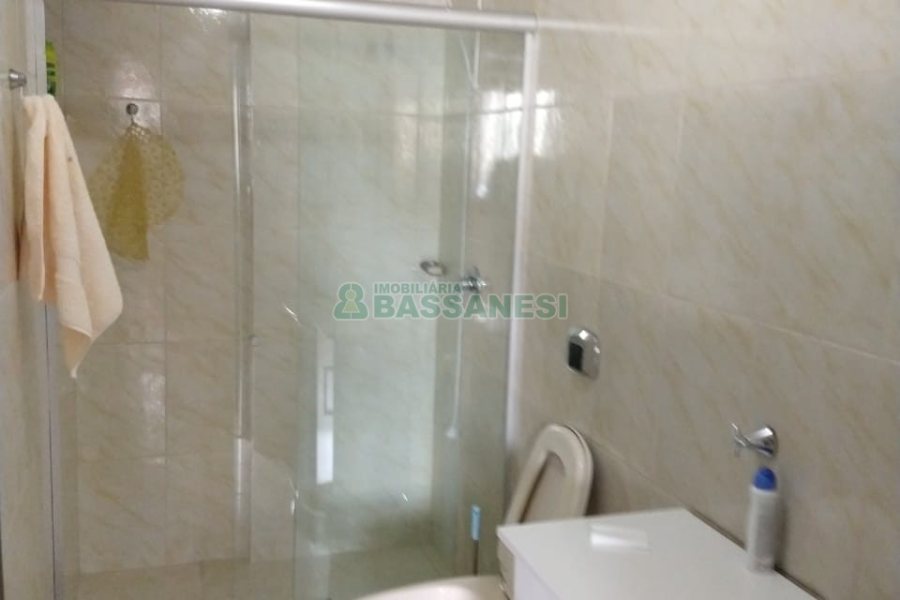 Apartamento com 128m², 3 dormitórios, 1 vaga, no bairro Centro em Caxias do Sul para Comprar