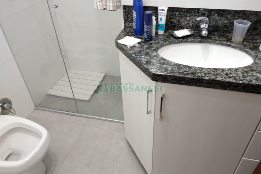 Apartamento com 128m², 3 dormitórios, 1 vaga, no bairro Centro em Caxias do Sul para Comprar