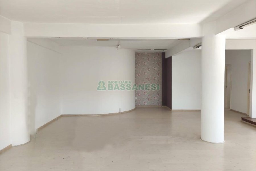 Sala com 100m², no bairro Cinqüentenário em Caxias do Sul para Alugar