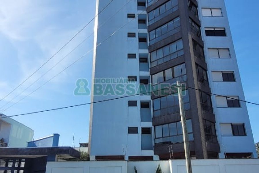 Apartamento com 115m², 3 dormitórios, 1 vaga, no bairro São Leopoldo em Caxias do Sul para Comprar