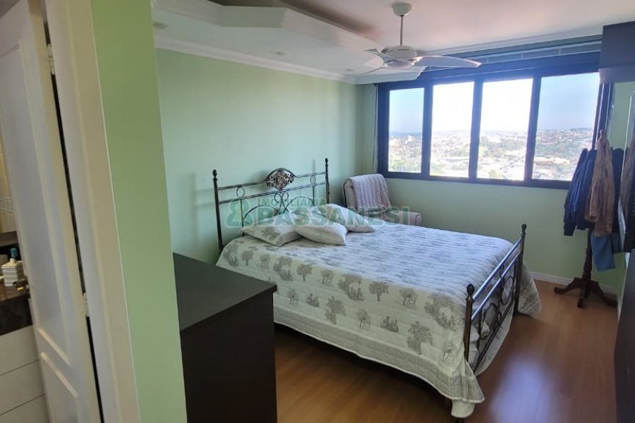 Apartamento com 115m², 3 dormitórios, 1 vaga, no bairro São Leopoldo em Caxias do Sul para Comprar