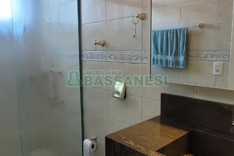 Apartamento com 115m², 3 dormitórios, 1 vaga, no bairro São Leopoldo em Caxias do Sul para Comprar
