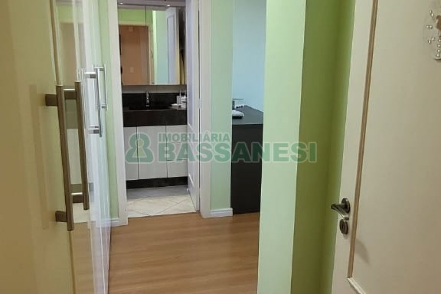 Apartamento com 115m², 3 dormitórios, 1 vaga, no bairro São Leopoldo em Caxias do Sul para Comprar