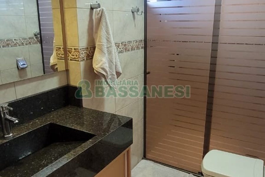 Apartamento com 115m², 3 dormitórios, 1 vaga, no bairro São Leopoldo em Caxias do Sul para Comprar