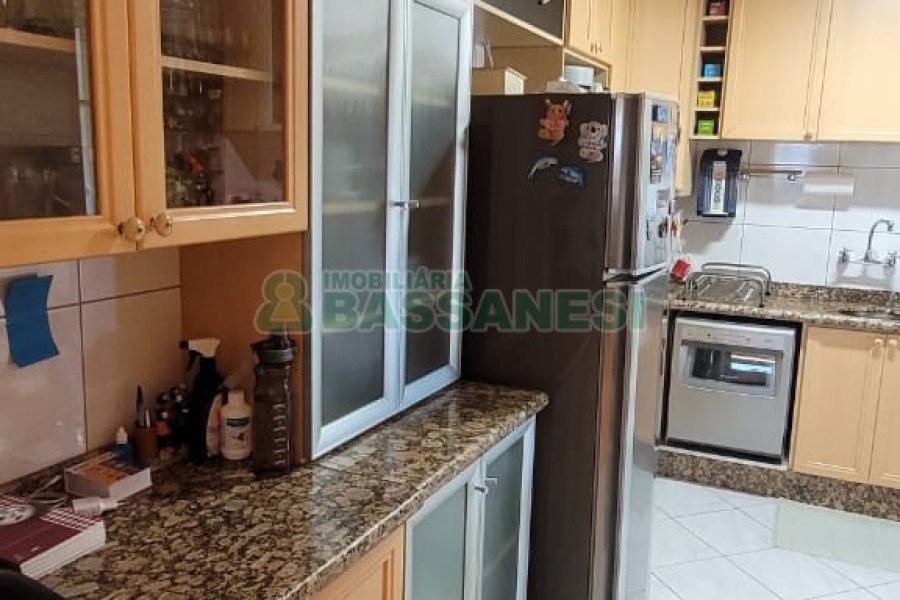 Apartamento com 115m², 3 dormitórios, 1 vaga, no bairro São Leopoldo em Caxias do Sul para Comprar