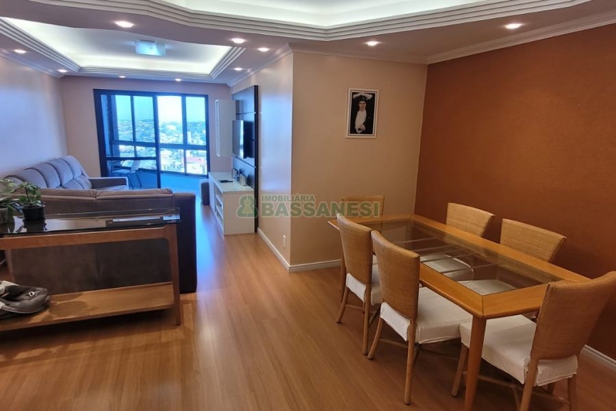 Apartamento com 115m², 3 dormitórios, 1 vaga, no bairro São Leopoldo em Caxias do Sul para Comprar