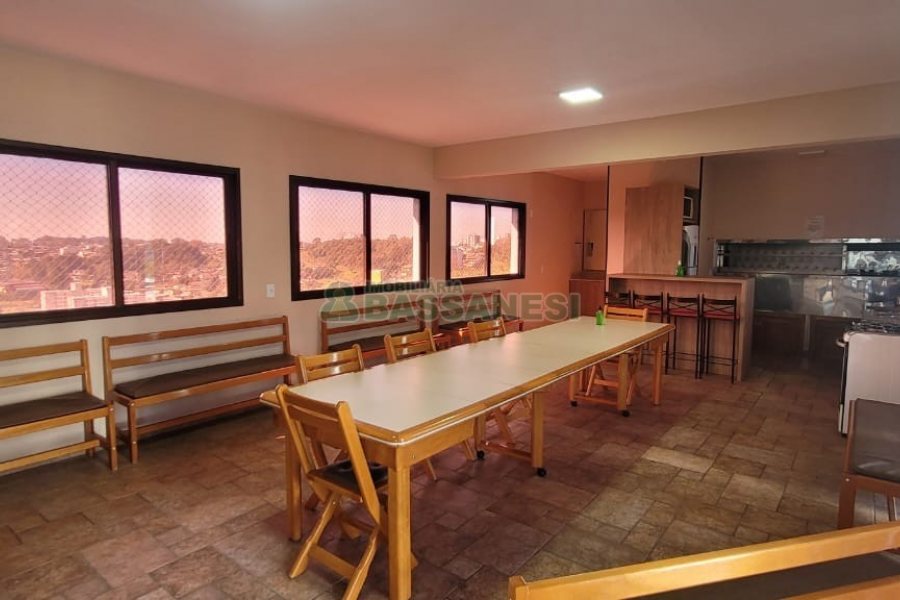 Apartamento com 115m², 3 dormitórios, 1 vaga, no bairro São Leopoldo em Caxias do Sul para Comprar