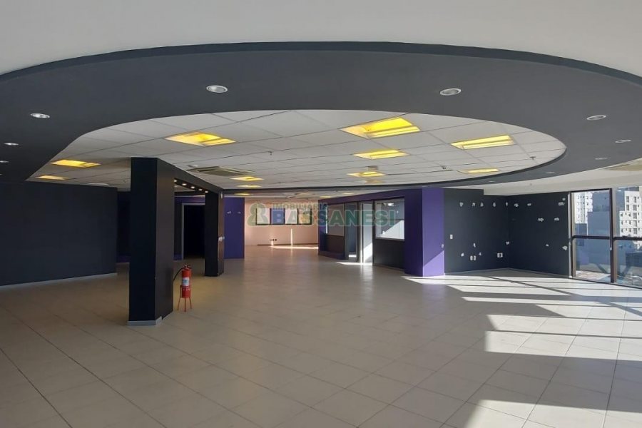 Sala com 460m², 3 vagas, no bairro Sanvitto em Caxias do Sul para Comprar