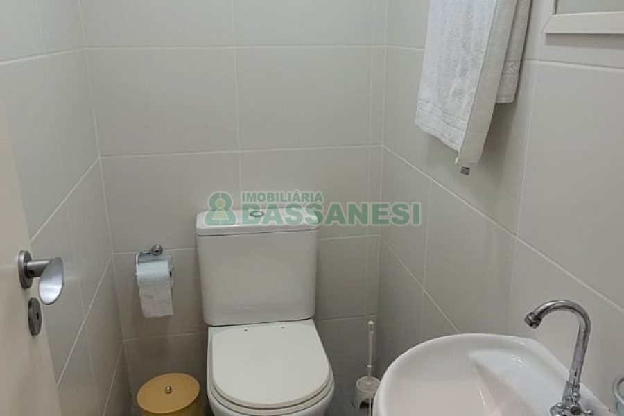 Casa com 270m², 3 dormitórios, 2 vagas, no bairro Altos do Seminario em Caxias do Sul para Comprar