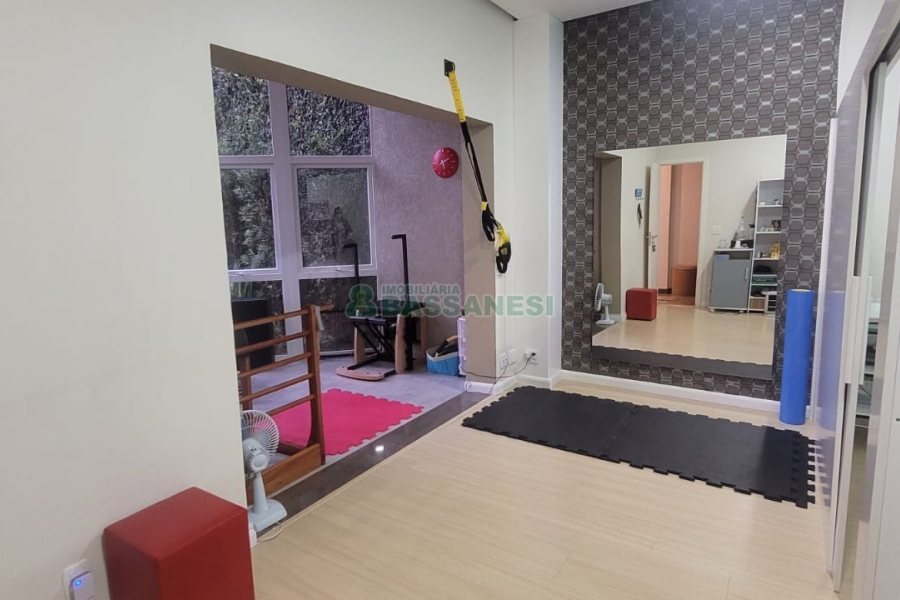 Casa com 270m², 3 dormitórios, 2 vagas, no bairro Altos do Seminario em Caxias do Sul para Comprar