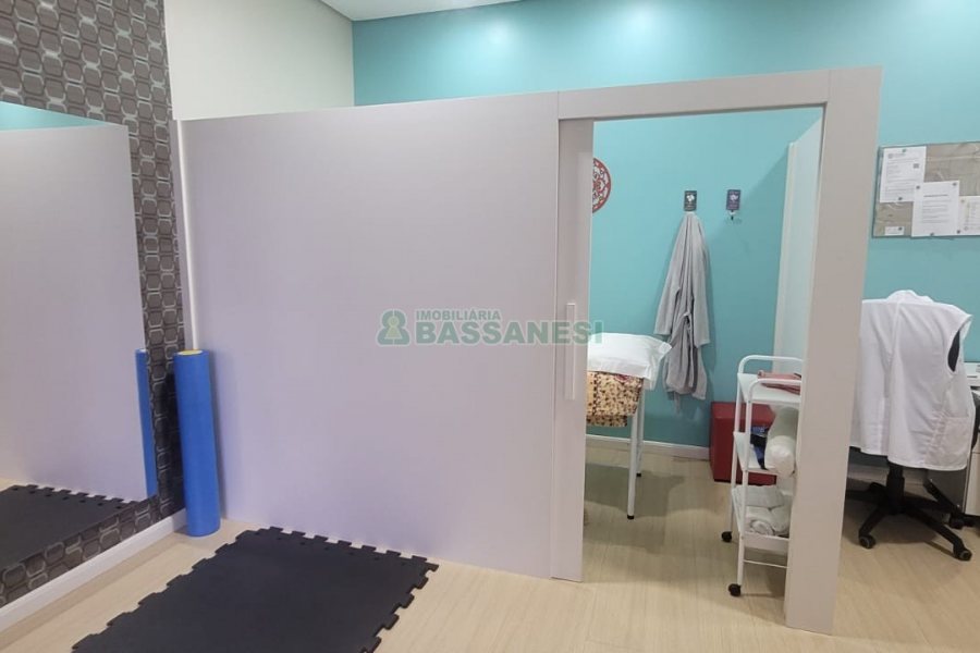 Casa com 270m², 3 dormitórios, 2 vagas, no bairro Altos do Seminario em Caxias do Sul para Comprar