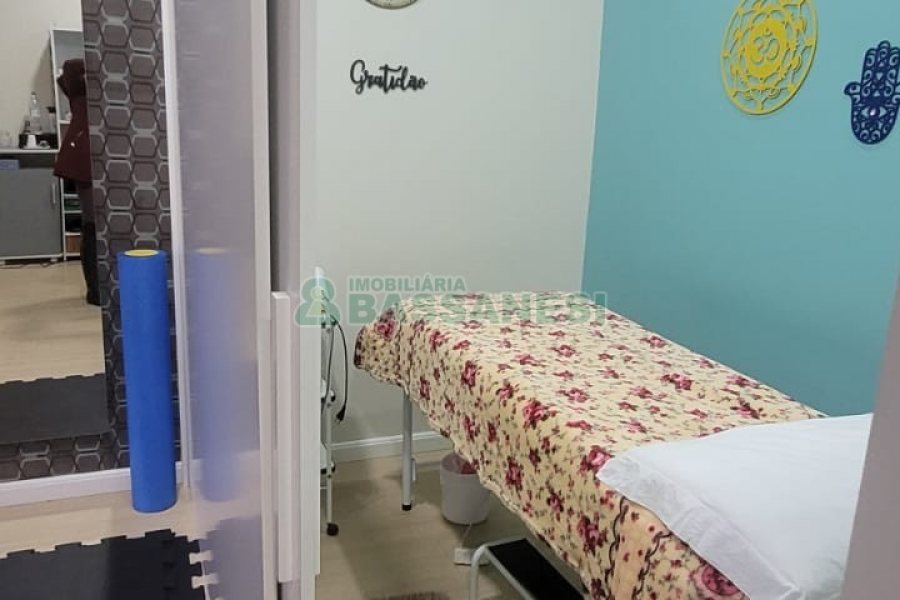 Casa com 270m², 3 dormitórios, 2 vagas, no bairro Altos do Seminario em Caxias do Sul para Comprar