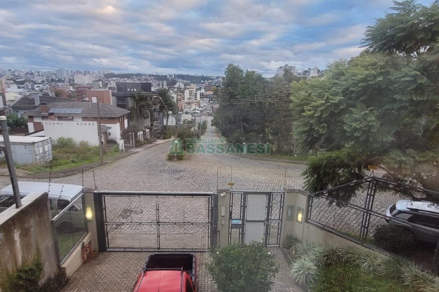 Casa com 270m², 3 dormitórios, 2 vagas, no bairro Altos do Seminario em Caxias do Sul para Comprar