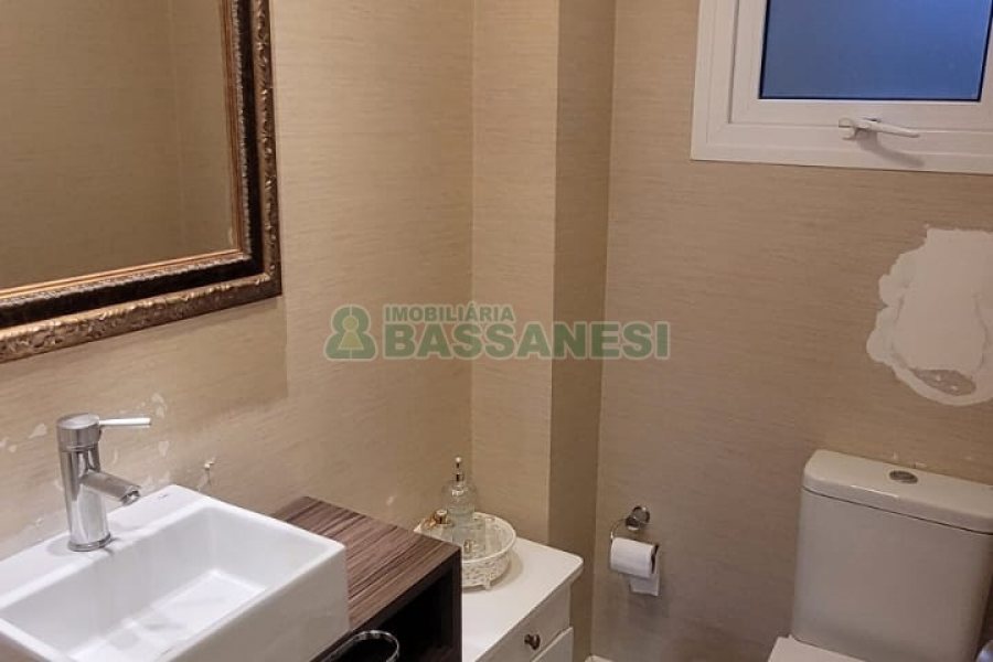 Casa com 270m², 3 dormitórios, 2 vagas, no bairro Altos do Seminario em Caxias do Sul para Comprar