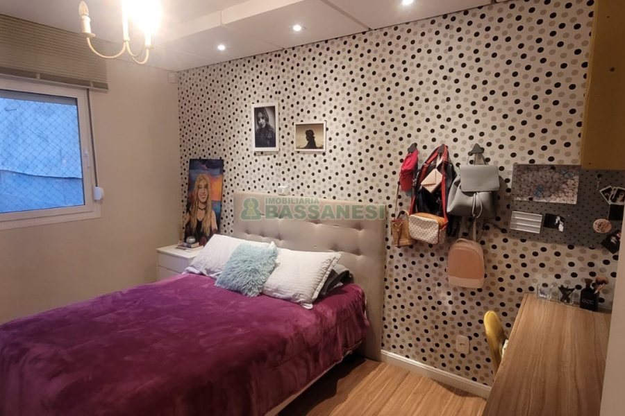 Casa com 270m², 3 dormitórios, 2 vagas, no bairro Altos do Seminario em Caxias do Sul para Comprar