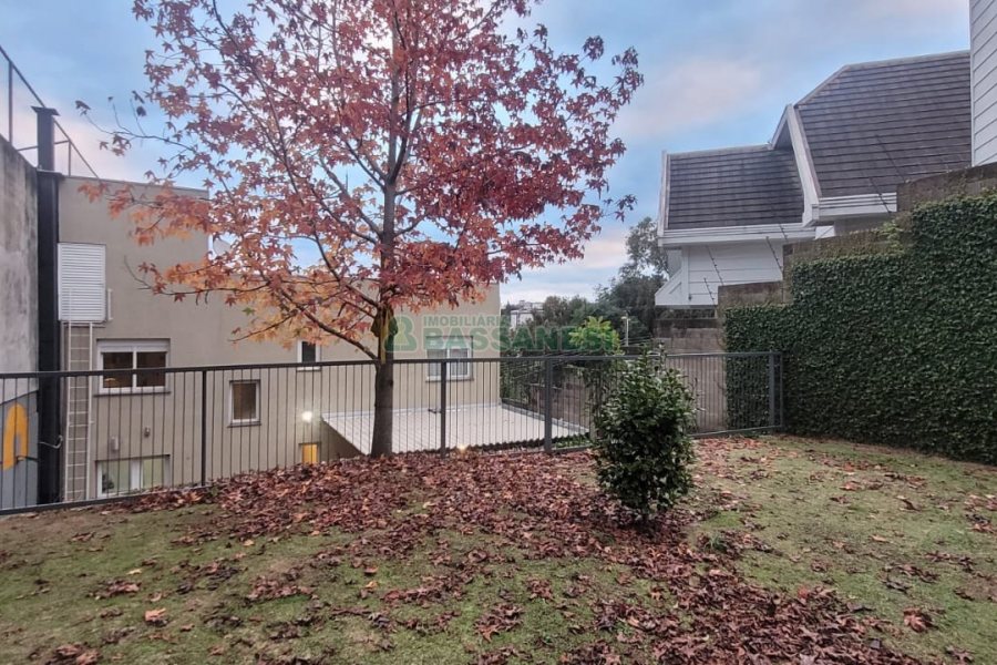 Casa com 270m², 3 dormitórios, 2 vagas, no bairro Altos do Seminario em Caxias do Sul para Comprar