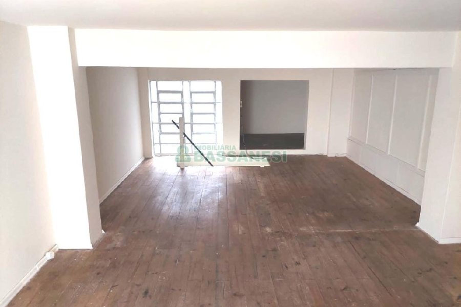 Loja com 30m², no bairro Centro em Caxias do Sul para Alugar
