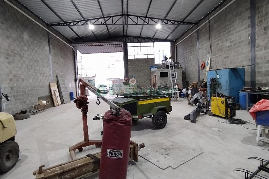 Pavilhão com 252m², no bairro Sagrada Família em Caxias do Sul para Alugar