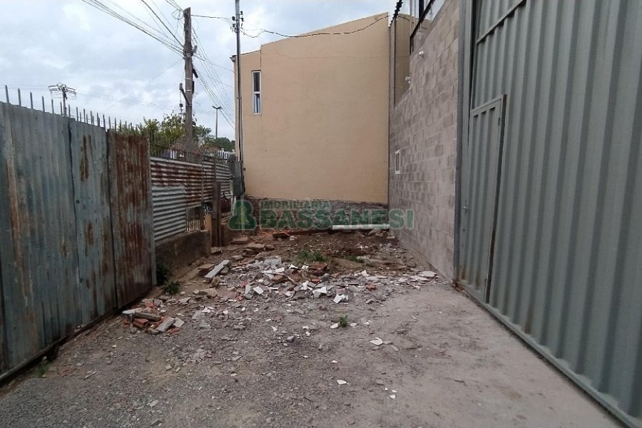 Pavilhão com 252m², no bairro Sagrada Família em Caxias do Sul para Alugar