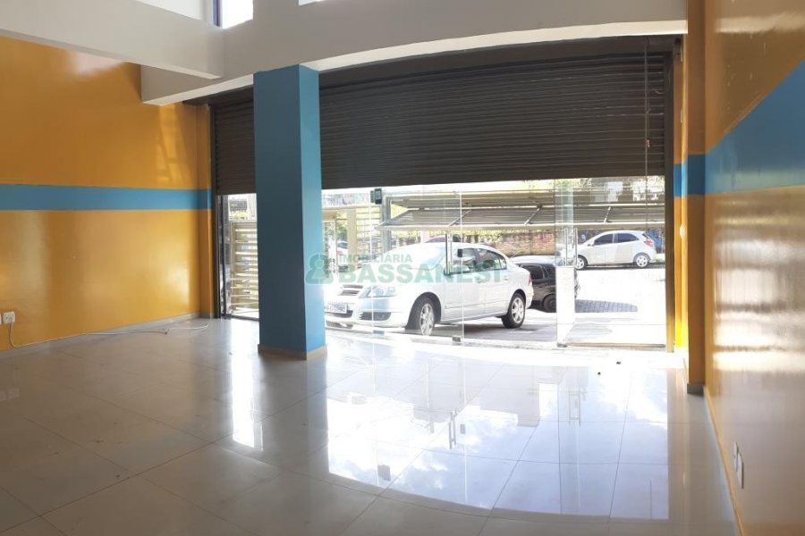 Loja com 350m², 1 vaga, no bairro Centro em Caxias do Sul para Alugar