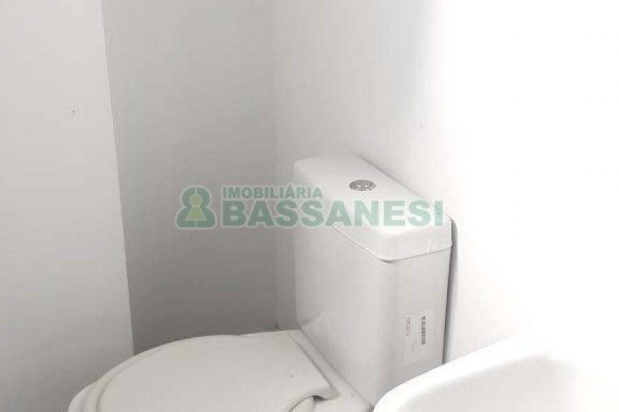 Loja com 350m², 1 vaga, no bairro Centro em Caxias do Sul para Alugar