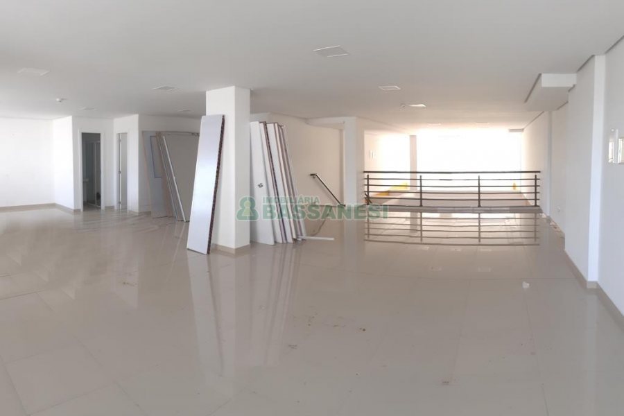 Loja com 350m², 1 vaga, no bairro Centro em Caxias do Sul para Alugar