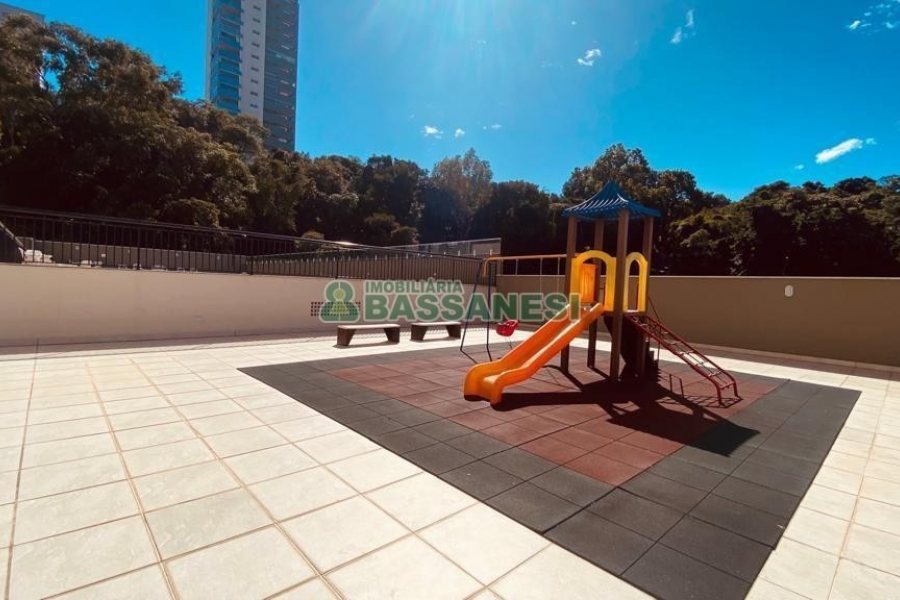 Apto Mobiliado com 58m², 2 dormitórios, 2 vagas, no bairro Madureira em Caxias do Sul para Alugar