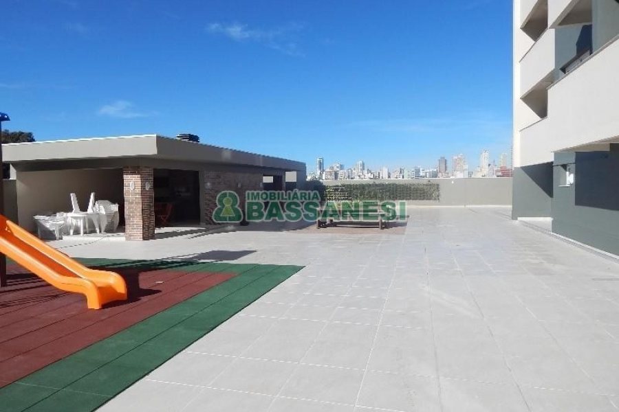 Apto Mobiliado com 58m², 2 dormitórios, 2 vagas, no bairro Madureira em Caxias do Sul para Alugar