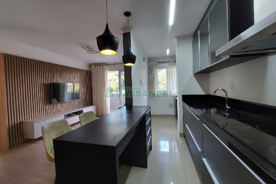 Apto Mobiliado com 58m², 2 dormitórios, 2 vagas, no bairro Madureira em Caxias do Sul para Alugar