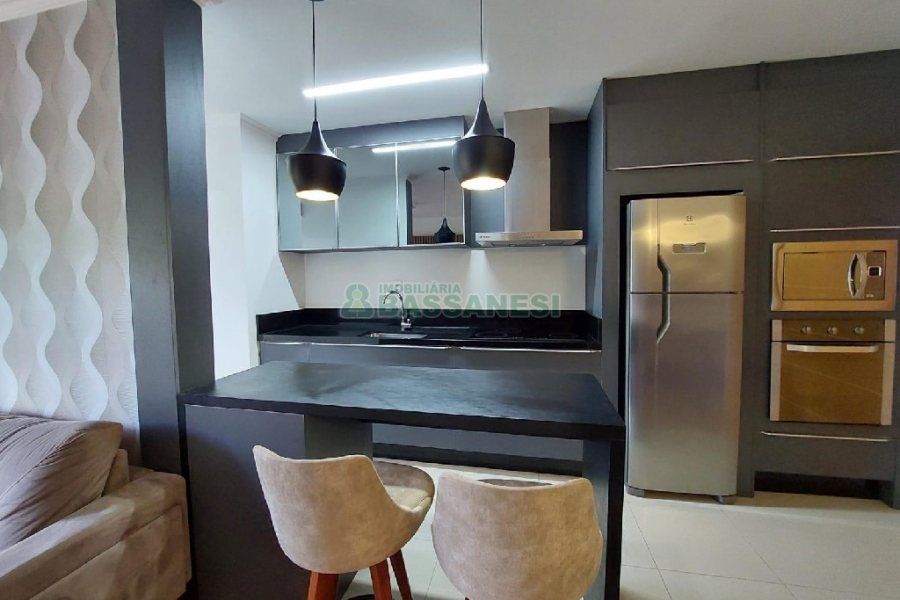 Apto Mobiliado com 58m², 2 dormitórios, 2 vagas, no bairro Madureira em Caxias do Sul para Alugar